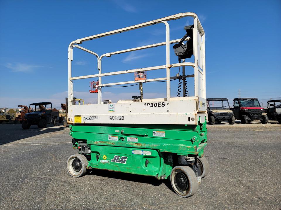 2017 JLG 1930ES