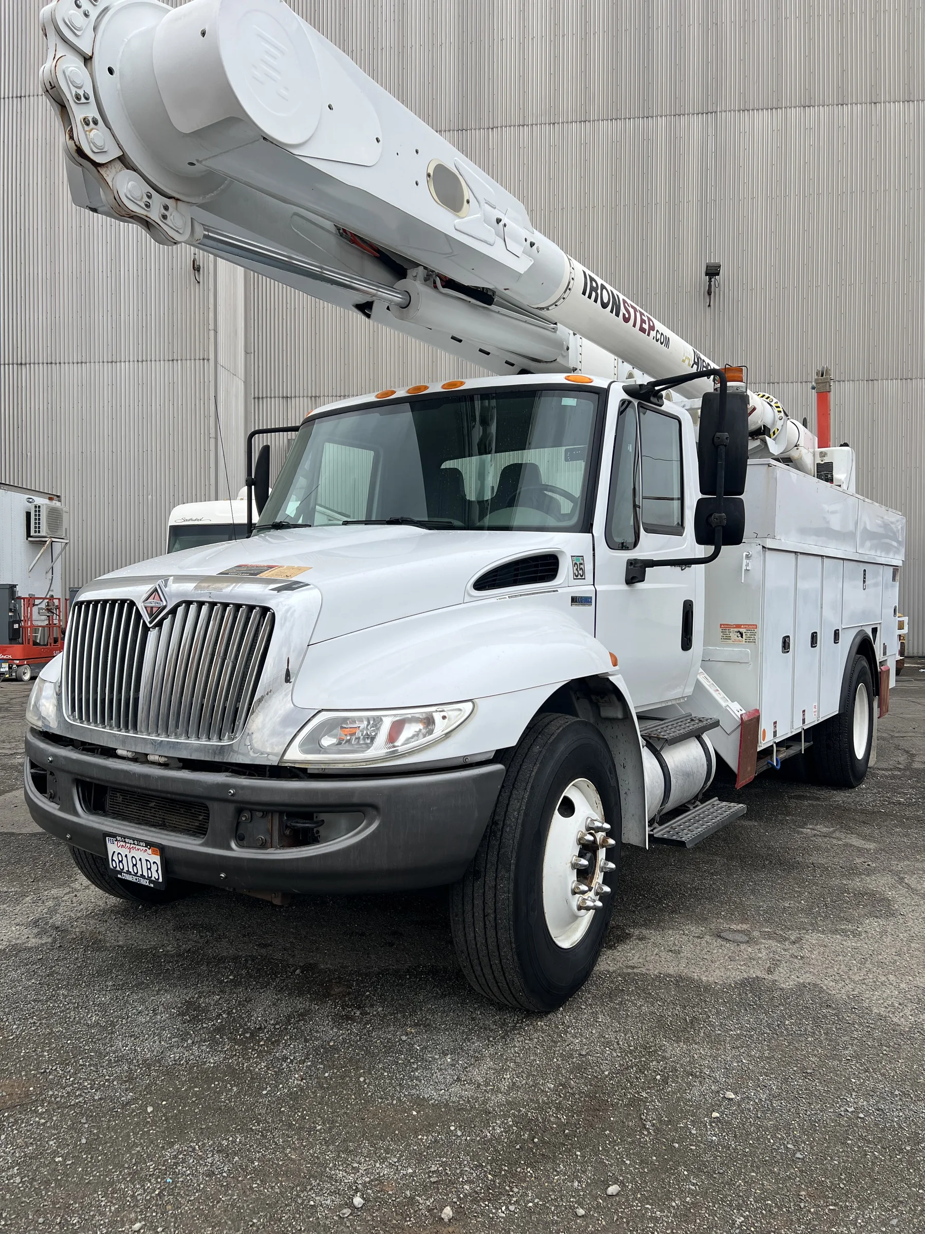 2014 International DuraStar 4300 AM55