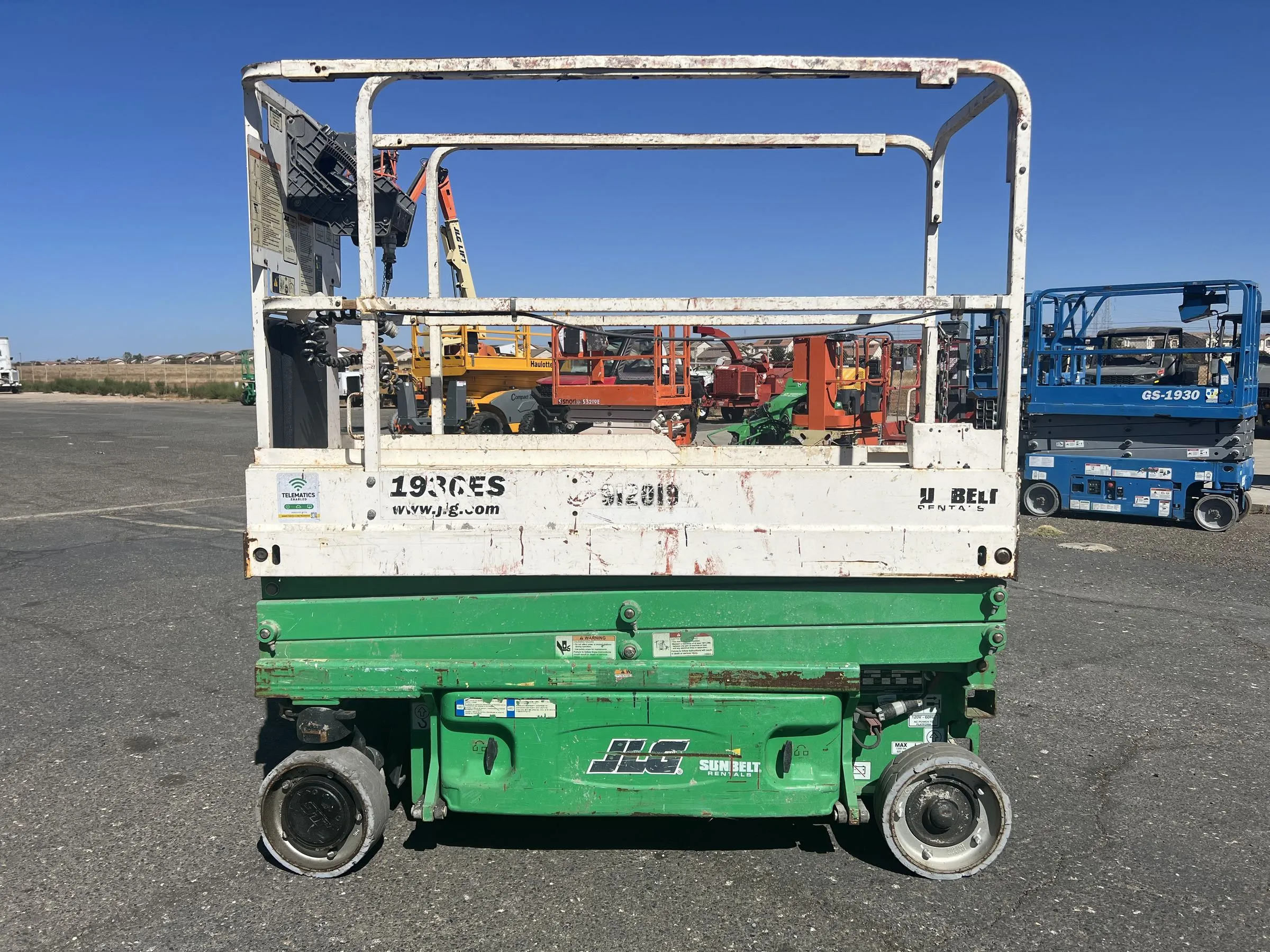 2016 JLG 1930ES — photo 2