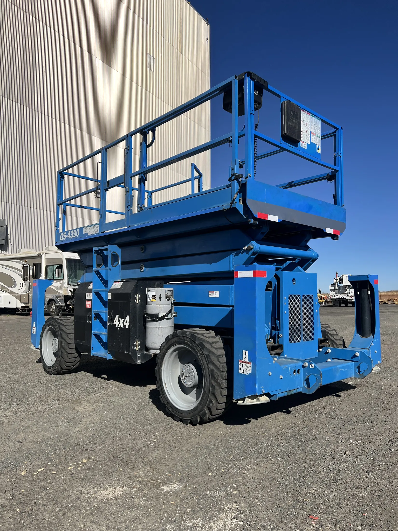2018 Genie GS-4390 — photo 1